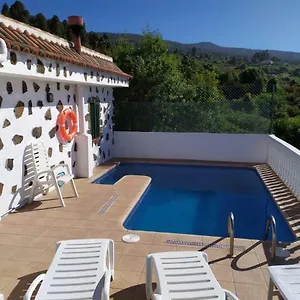 https://holiday-home-lacerca.tenerifehoteles.net